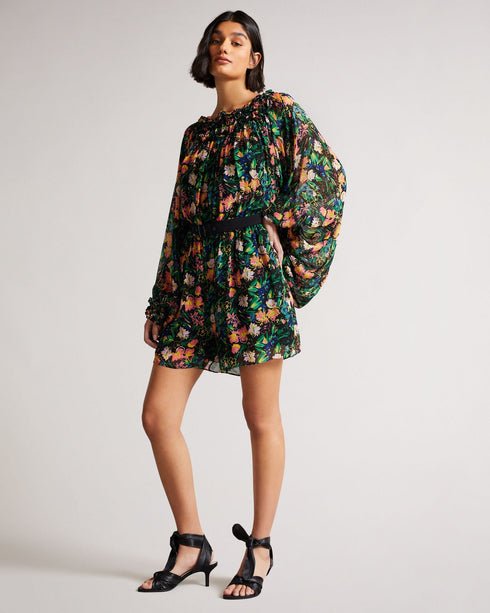 VERINE-Trousers-Feel your best in VERINE. We love the floaty fabric, the oversized blouson sleeves and the frilled neckline: the belted waist helps this floral romper to fit your figure, too. Ted Baker womenswear collection Romper Belted waist Oversized blouson sleeves Floral print Our model is 5'9"/ 1.75m and wears a size 8 Ted Baker-branded- Ted Baker Romania